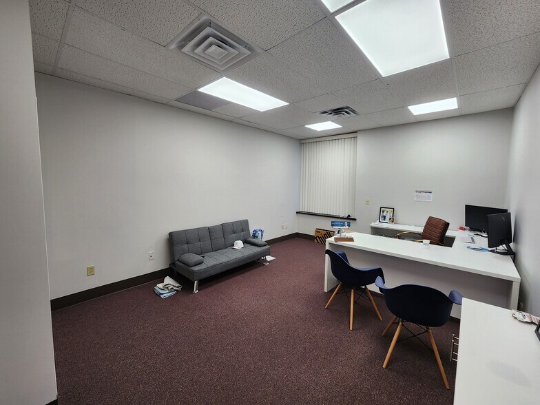 More Photos Of 212 E Manlius St, East Syracuse Freestanding For Lease