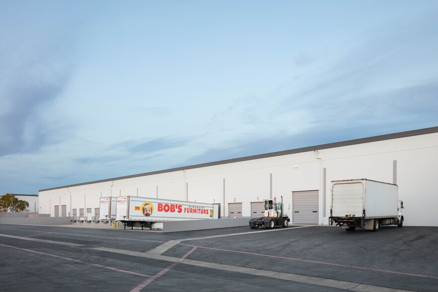 More Photos Of 2765 Progress St, Vista Manufacturing For Lease