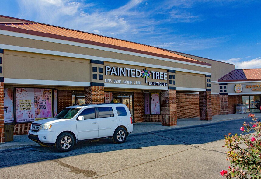 More Photos Of 11309-11359 Montgomery Rd, Symmes Unknown For Lease