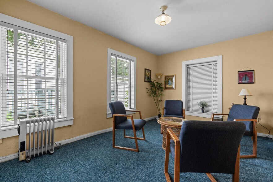 More Photos Of 120 W Main St, Wilmington Flex For Sale