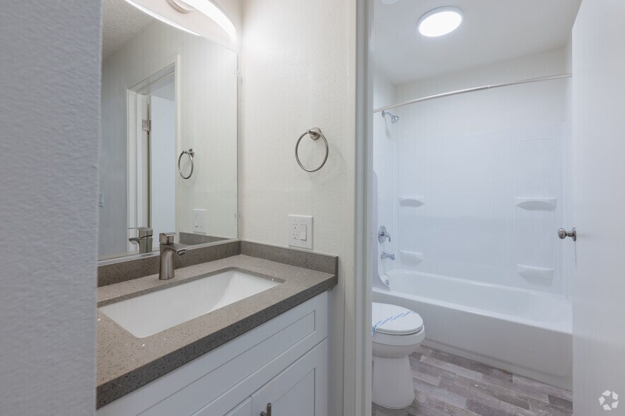 More Photos Of 557 Sierra Vista Dr, Las Vegas Apartments For Sale