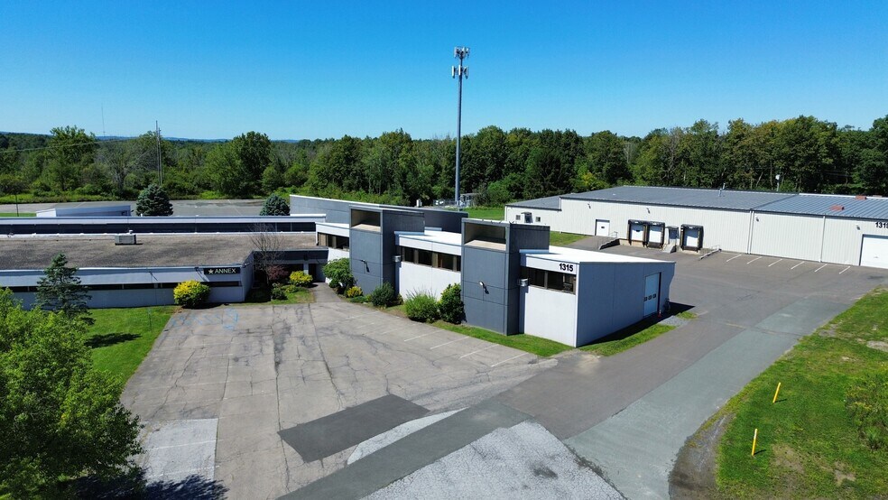 More Photos Of 1315 Route 146, Rexford Unknown For Lease