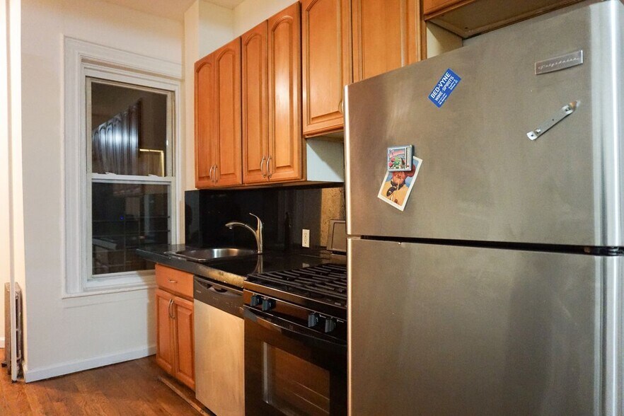More Photos Of 440 Madison St, Brooklyn Apartments For Sale