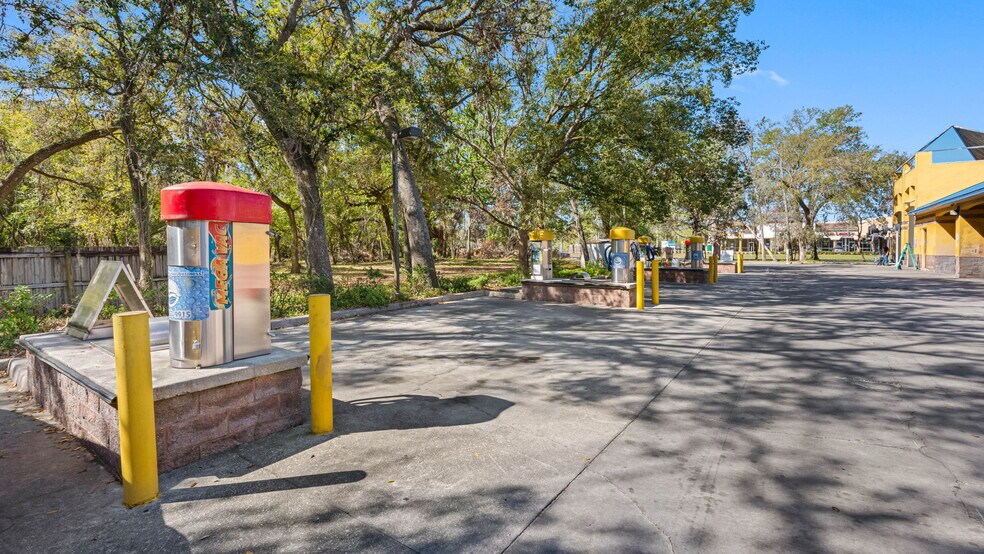 More Photos Of 113 S Valrico Rd, Valrico Carwash For Sale