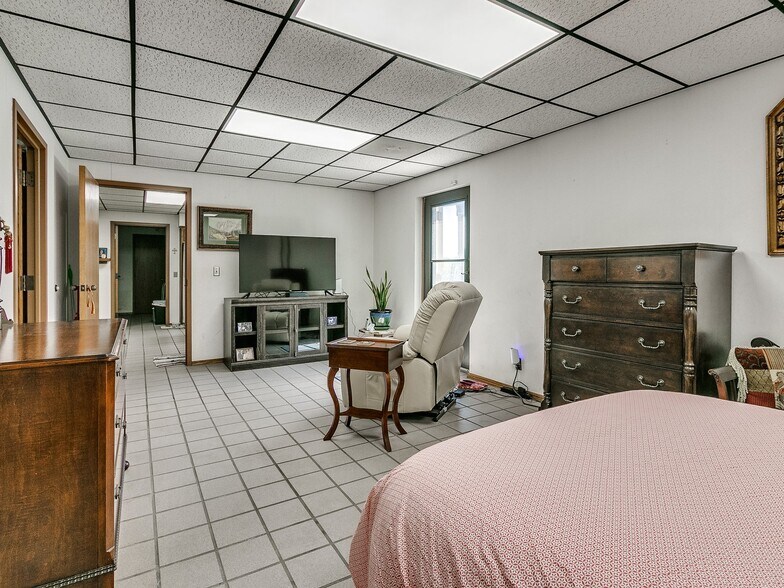 More Photos Of 3025 Westminster Rd, Nicoma Park Light Manufacturing For Sale