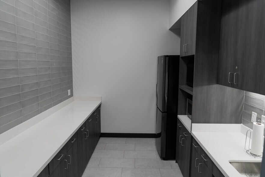 More Photos Of 5920 Windhaven Pky, Plano Office For Lease