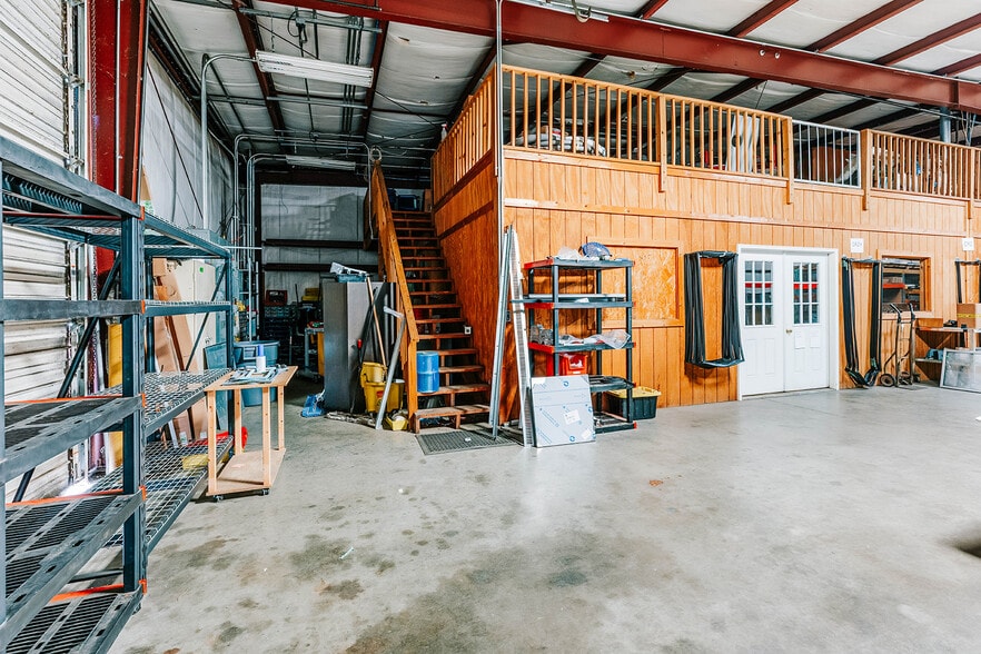More Photos Of 4900 Highway 98 E, Comer Warehouse For Sale