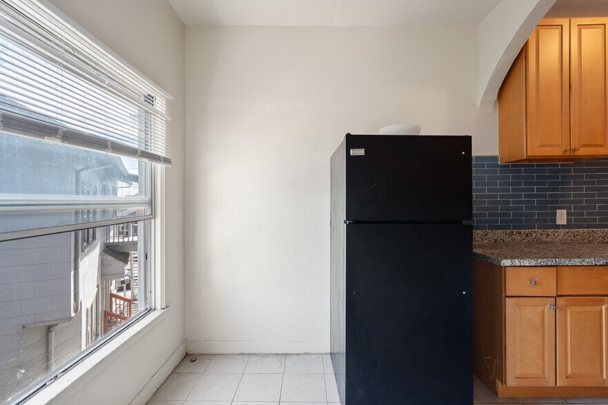 More Photos Of 2100 51st Ave, Oakland Apartments For Sale