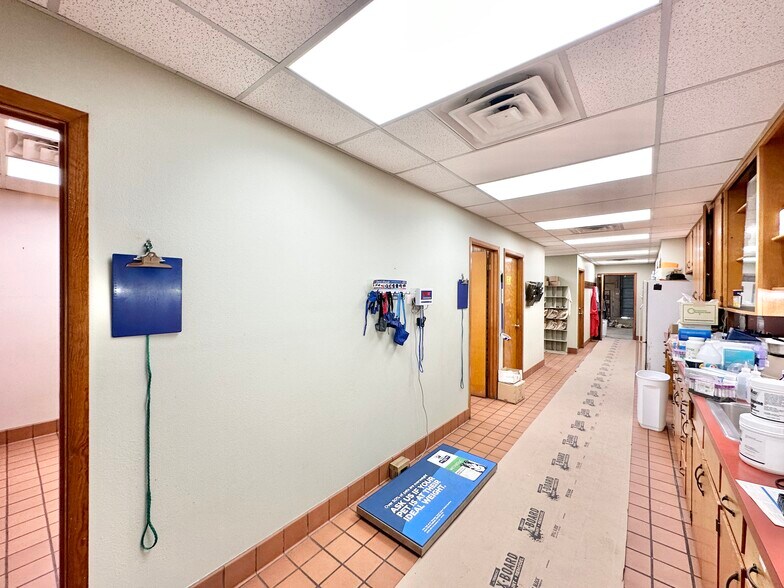 More Photos Of 1005 E 6th Ave, Belton Specialty For Sale