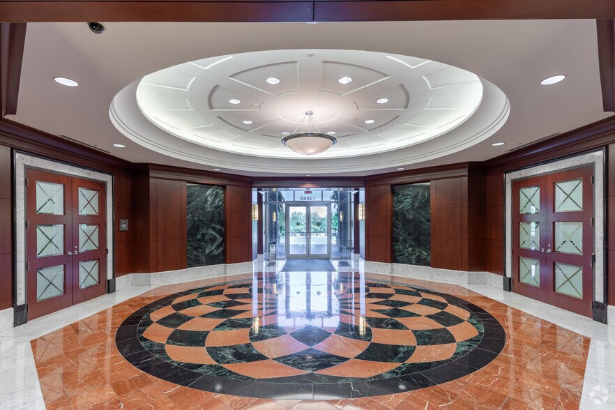 More Photos Of 13850 Ballantyne Corporate Pl, Charlotte Office For Lease