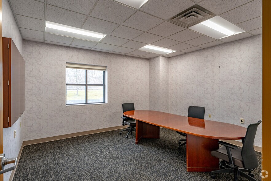 More Photos Of 26 Steele Ave, Arcade Office For Lease