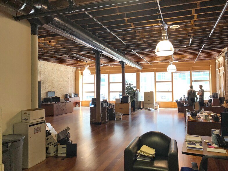 More Photos Of 160 N Franklin St, Chicago Office For Lease