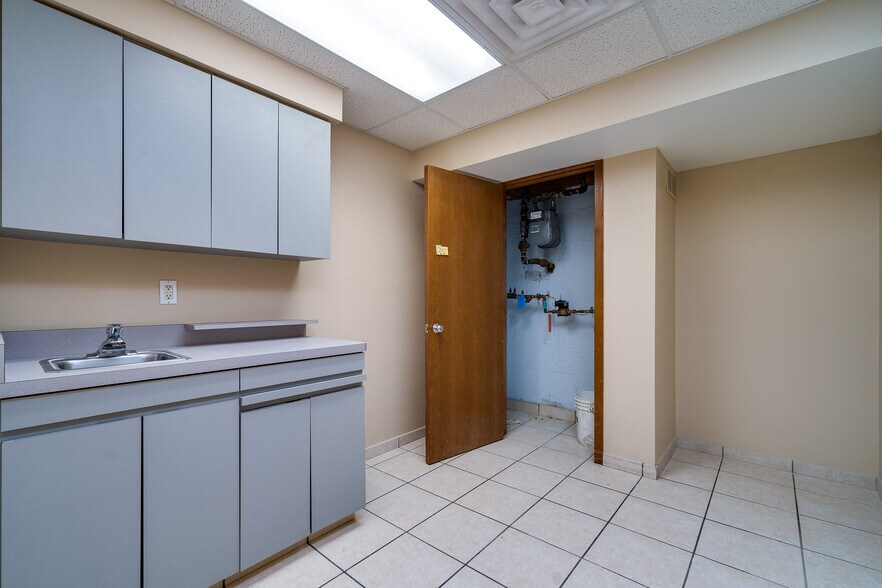 More Photos Of 7345 Far Hills Ave, Dayton Medical For Lease