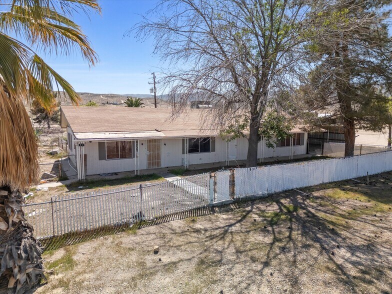 More Photos Of 523-529 Kristin st, Taft Flex For Sale