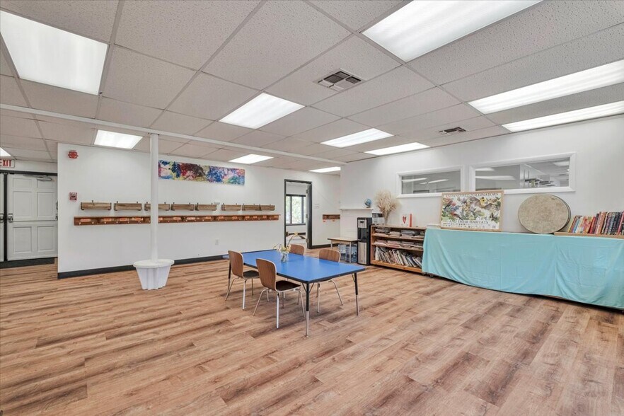 More Photos Of 4 Glenna Dr, Carmel Specialty For Sale