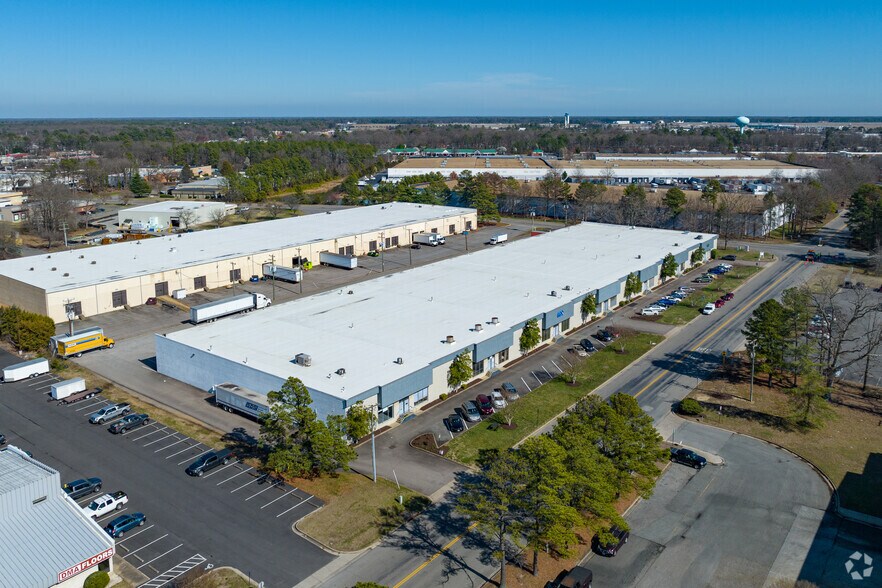 More Photos Of 4300-4326 Eubank Rd, Richmond Distribution For Lease