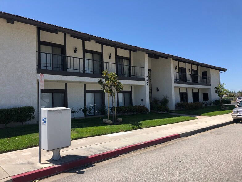 More Photos Of 250 E Easy St, Simi Valley Office For Lease