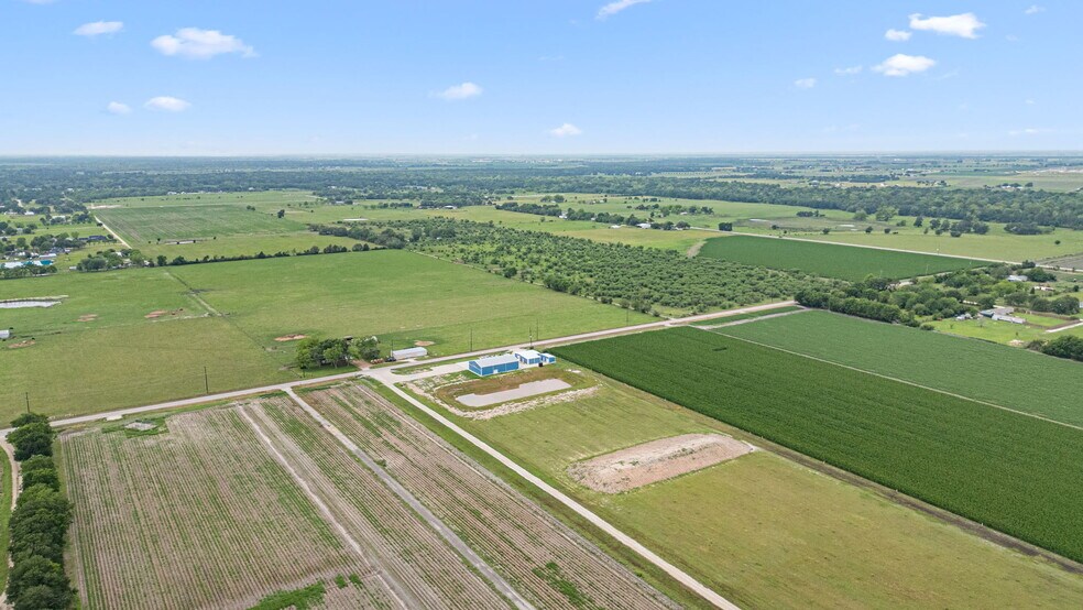 More Photos Of 15002 Bj Dusek Rd, Wallis Flex For Sale