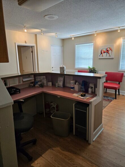 More Photos Of 3739 Wilkens Ave, Baltimore Medical For Lease
