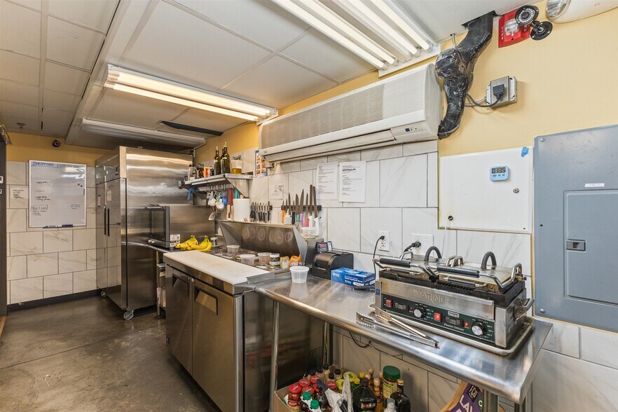 More Photos Of 700 Yampa, Steamboat Springs Restaurant For Sale
