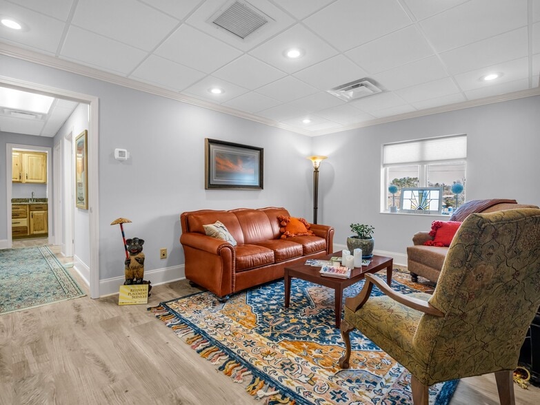 More Photos Of 1612 Asheville Hwy, Hendersonville Office For Sale