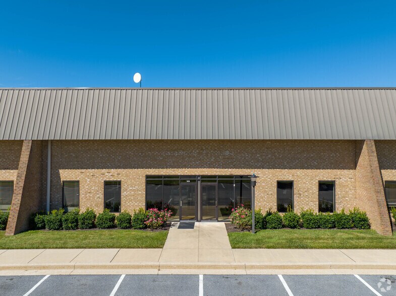 More Photos Of 1393 Progress Way, Eldersburg Unknown For Lease