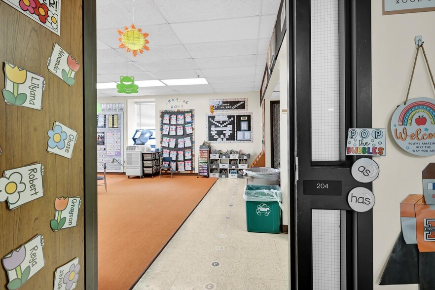 More Photos Of 855 Lincoln Ave, Northampton Office For Sale