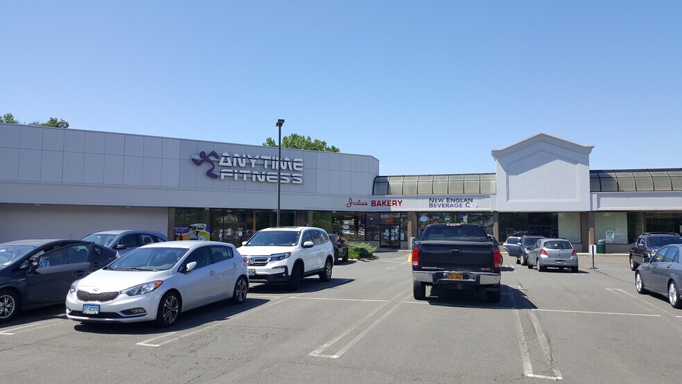 More Photos Of 550-560 Boston Post Rd, Orange Unknown For Lease