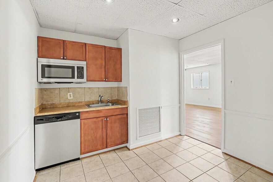 More Photos Of 10875 Main St, Fairfax Medical For Lease