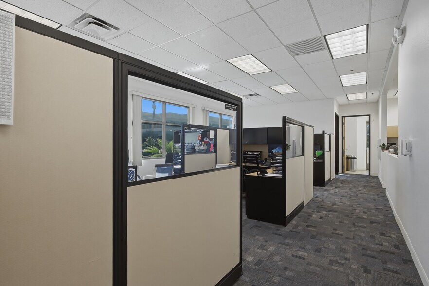More Photos Of 10151 Park Run Dr, Las Vegas Office For Sale