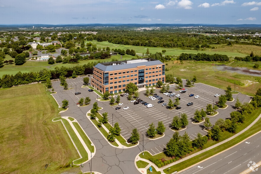More Photos Of 19775 Belmont Executive Plz, Ashburn Office For Lease