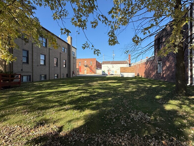 More Photos Of 224 E Rensselaer St, Bucyrus General Retail For Sale