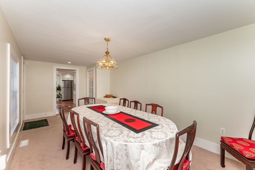 More Photos Of 112 Lafayette Rd, North Hampton General Retail For Sale