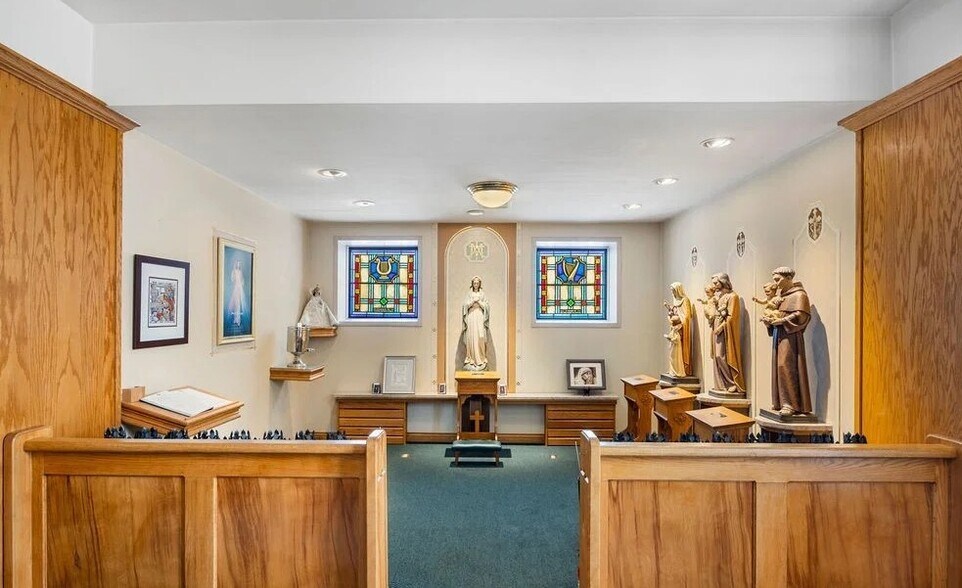 More Photos Of 2499 Independence Ave, Niagara Falls Religious Facility For Sale