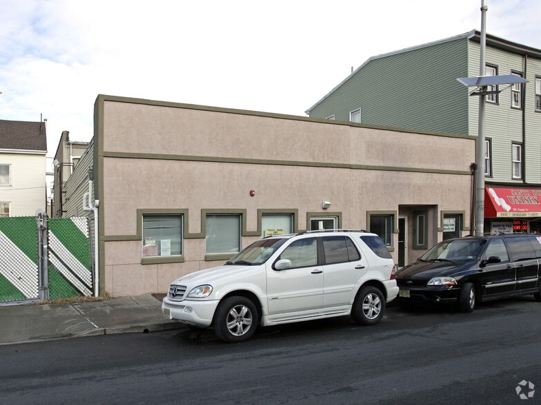 More Photos Of 284-286 Passaic St, Passaic Storefront For Lease