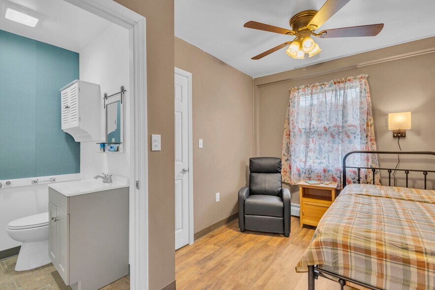 More Photos Of 106 Carr St, Nicholson Assisted Living For Sale