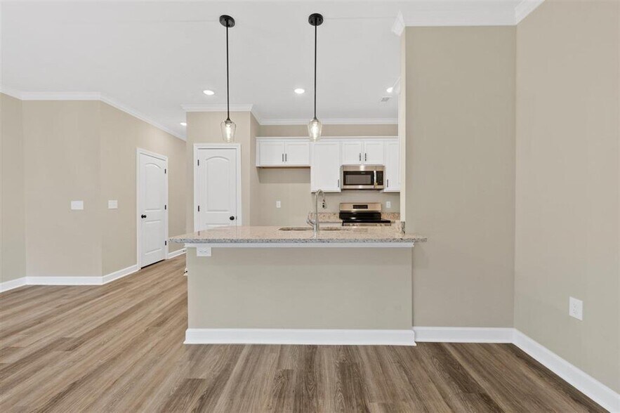 More Photos Of 721 Plano Rd, Bowling Green Apartments For Sale
