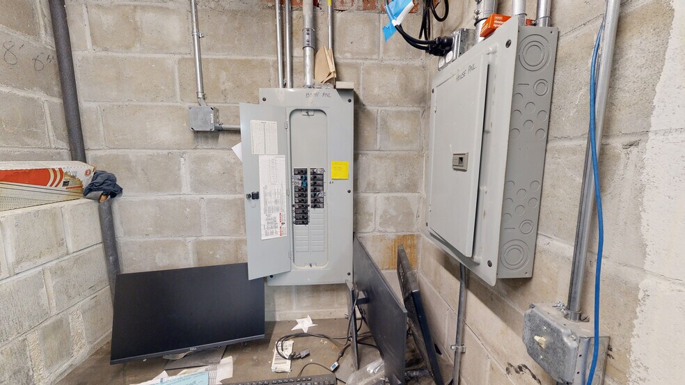 More Photos Of 77-20 74th St, Ridgewood Office For Sale