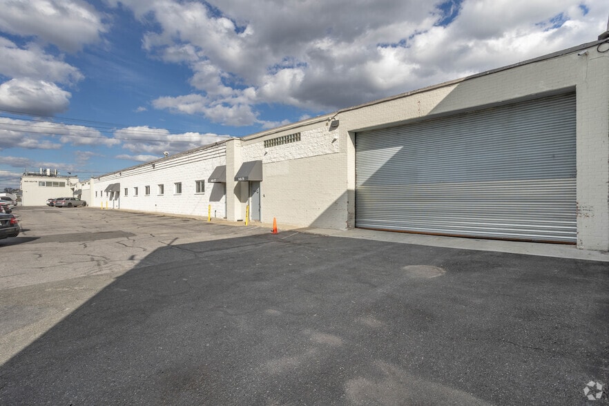 More Photos Of 145-69 226th St, Jamaica Warehouse For Lease