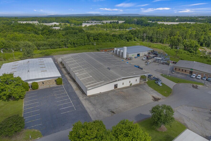 More Photos Of 117 Southwest Dr, Spartanburg Service For Sale