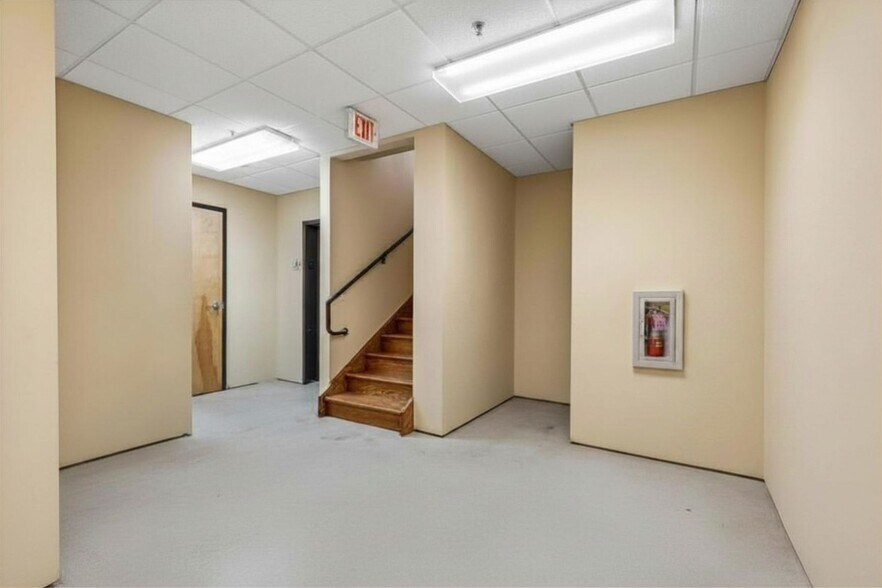 More Photos Of 92 Union Ave, Cresskill Office For Sale