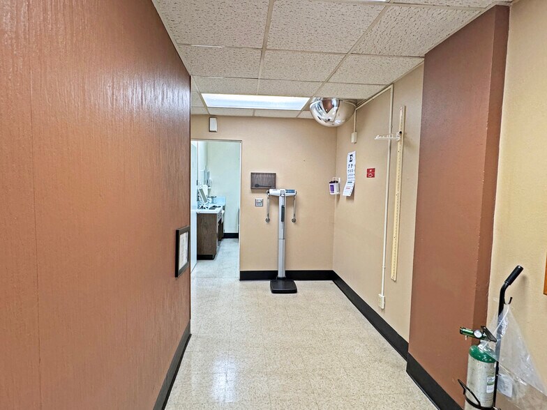 More Photos Of 1904 N Orange Grove Ave, Pomona Medical For Sale