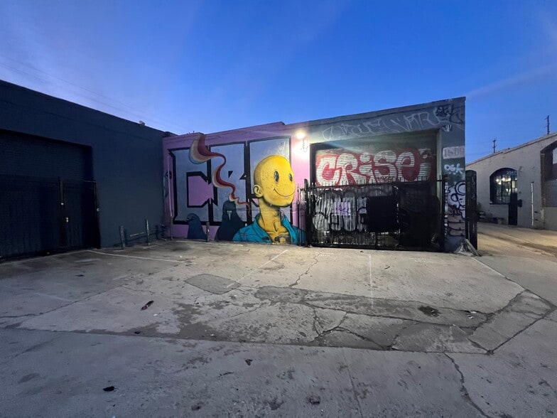 More Photos Of 1505-1515 S Santa Fe Ave, Los Angeles Warehouse For Lease