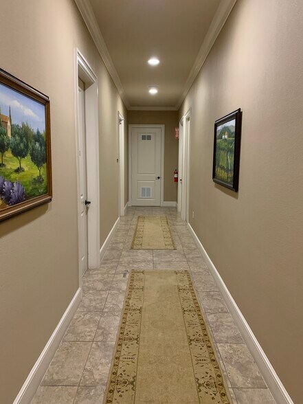 More Photos Of 26205 Oak Ridge Dr, Spring Medical For Lease