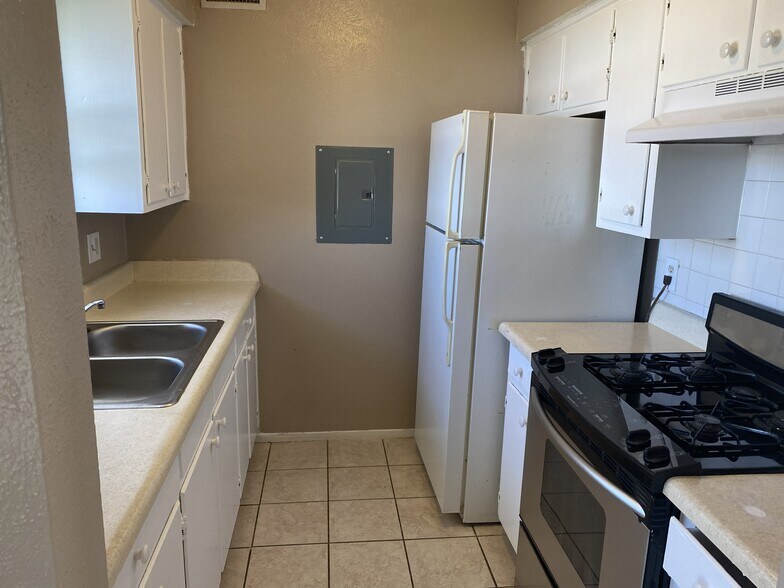 More Photos Of 1121 Jameson St, Weatherford Apartments For Sale