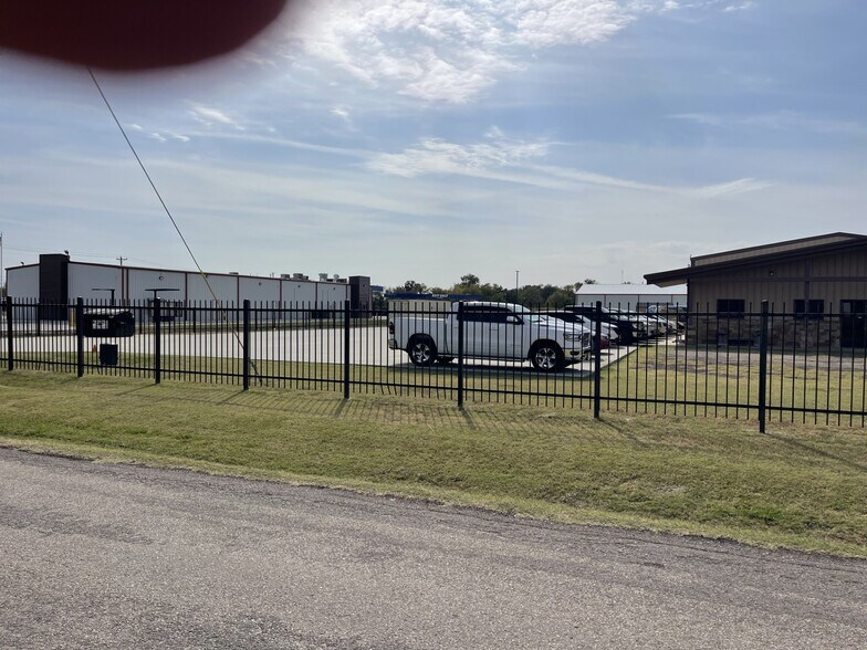 More Photos Of 4626 Country Road 2200, Greenville Flex For Sale