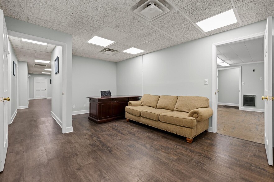 More Photos Of 1801 E 23rd St, Chattanooga Light Distribution For Lease