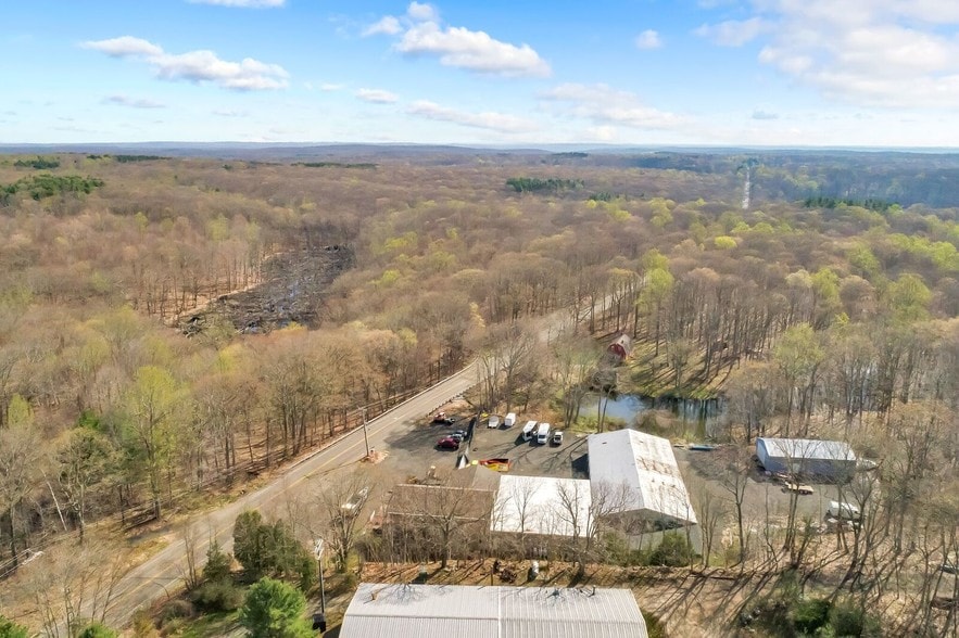 More Photos Of 8 Route 80, Killingworth Warehouse For Lease