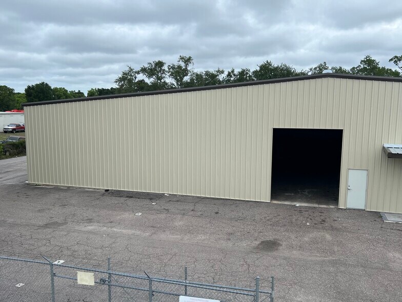 More Photos Of 4625 N 122nd Ave, Clearwater Warehouse For Lease
