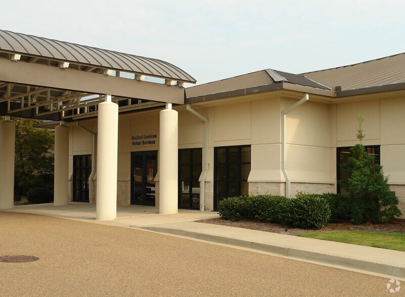 More Photos Of 6250 Old Canton Rd, Jackson Medical For Sale